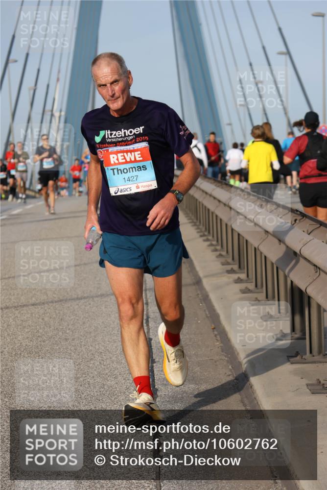 03.10.2026 - Köhlbrandbrückenlauf Strokosch-Dieckow http://msf.ph/oto/10602762 03.10.2026 09:38:45 Position 2 2015, 1427 meine-sportfotos.de