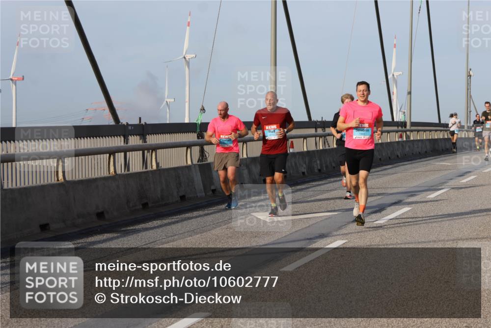 03.10.2026 - Köhlbrandbrückenlauf Strokosch-Dieckow http://msf.ph/oto/10602777 03.10.2026 09:38:50 Position 2 1941 meine-sportfotos.de