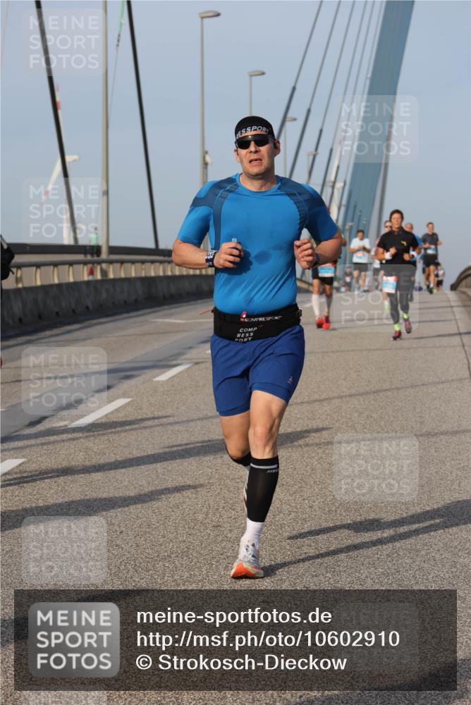 03.10.2026 - Köhlbrandbrückenlauf Strokosch-Dieckow http://msf.ph/oto/10602910 03.10.2026 09:39:03 Position 2  meine-sportfotos.de