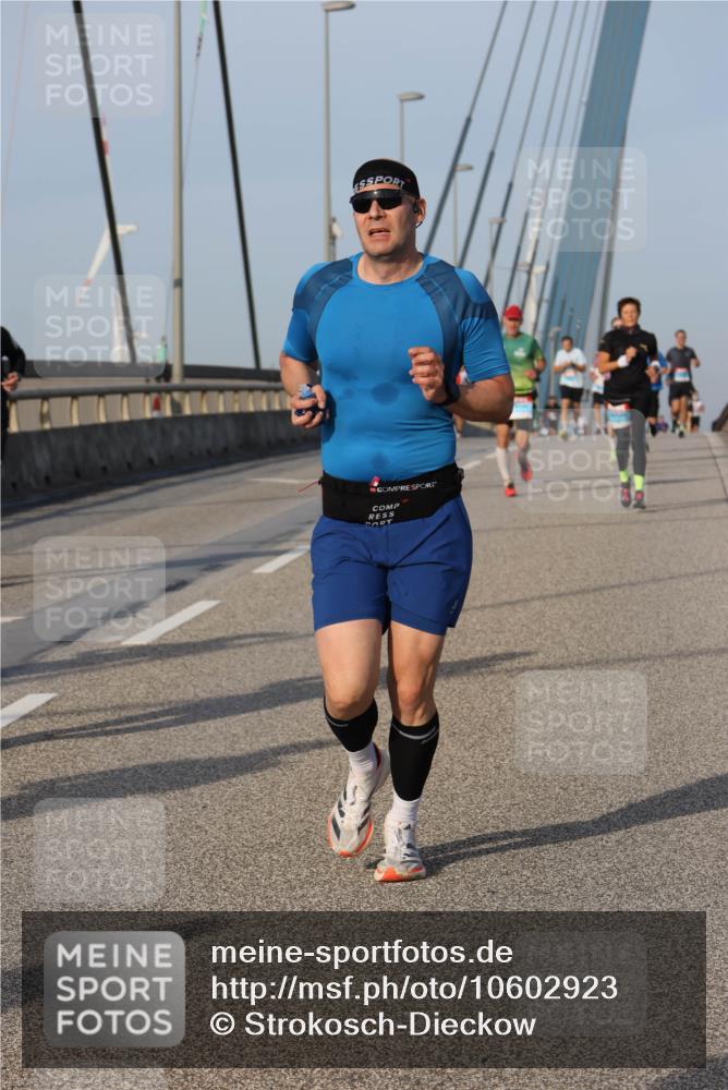 03.10.2026 - Köhlbrandbrückenlauf Strokosch-Dieckow http://msf.ph/oto/10602923 03.10.2026 09:39:03 Position 2  meine-sportfotos.de