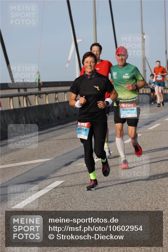 03.10.2026 - Köhlbrandbrückenlauf Strokosch-Dieckow http://msf.ph/oto/10602954 03.10.2026 09:39:08 Position 2 1102, 1506 meine-sportfotos.de
