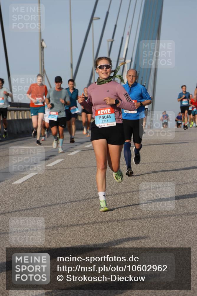 03.10.2026 - Köhlbrandbrückenlauf Strokosch-Dieckow http://msf.ph/oto/10602962 03.10.2026 09:39:11 Position 2 2211 meine-sportfotos.de