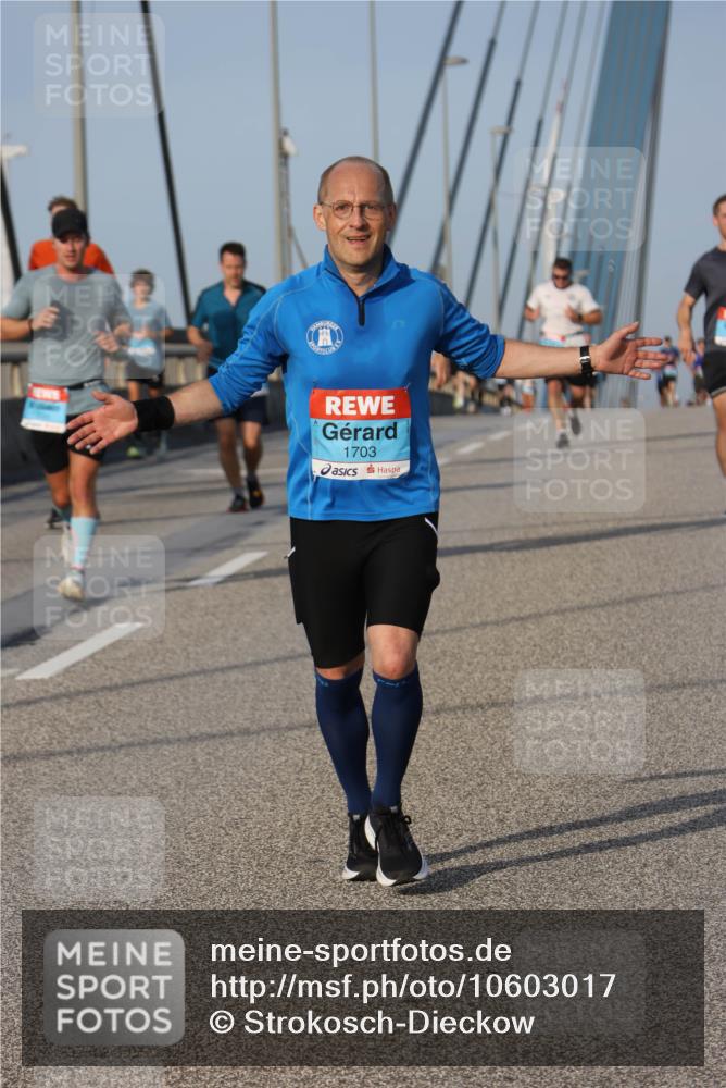 03.10.2026 - Köhlbrandbrückenlauf Strokosch-Dieckow http://msf.ph/oto/10603017 03.10.2026 09:39:15 Position 2 1703 meine-sportfotos.de