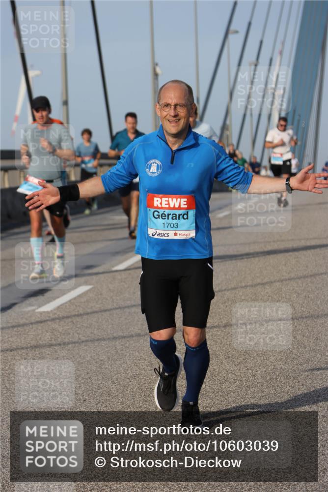 03.10.2026 - Köhlbrandbrückenlauf Strokosch-Dieckow http://msf.ph/oto/10603039 03.10.2026 09:39:16 Position 2 1703 meine-sportfotos.de