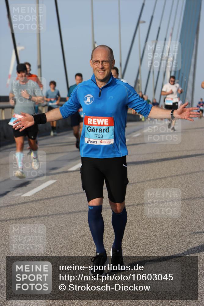 03.10.2026 - Köhlbrandbrückenlauf Strokosch-Dieckow http://msf.ph/oto/10603045 03.10.2026 09:39:16 Position 2 1703 meine-sportfotos.de