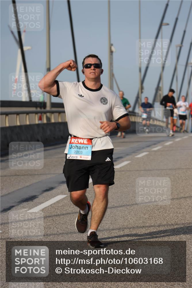 03.10.2026 - Köhlbrandbrückenlauf Strokosch-Dieckow http://msf.ph/oto/10603168 03.10.2026 09:39:27 Position 2 2203 meine-sportfotos.de