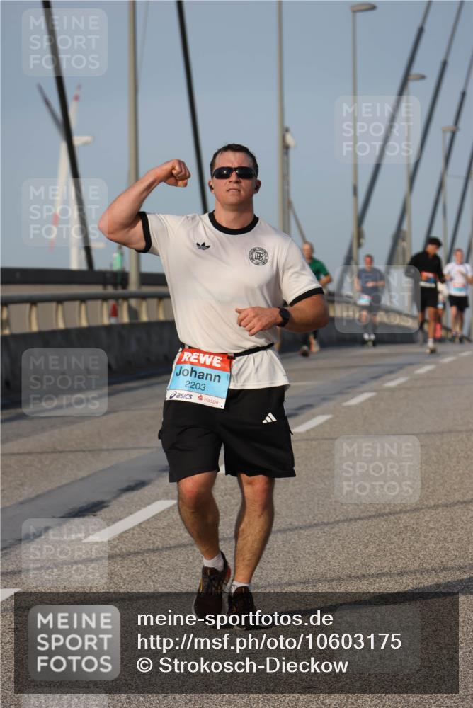 03.10.2026 - Köhlbrandbrückenlauf Strokosch-Dieckow http://msf.ph/oto/10603175 03.10.2026 09:39:27 Position 2 2203 meine-sportfotos.de