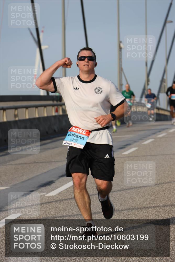 03.10.2026 - Köhlbrandbrückenlauf Strokosch-Dieckow http://msf.ph/oto/10603199 03.10.2026 09:39:27 Position 2 2203 meine-sportfotos.de