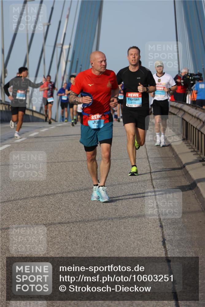 03.10.2026 - Köhlbrandbrückenlauf Strokosch-Dieckow http://msf.ph/oto/10603251 03.10.2026 09:39:32 Position 2 234, 2151 meine-sportfotos.de