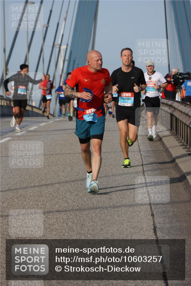 03.10.2026 - Köhlbrandbrückenlauf Strokosch-Dieckow http://msf.ph/oto/10603257 03.10.2026 09:39:32 Position 2 234, 2151 meine-sportfotos.de