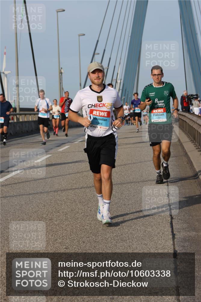 03.10.2026 - Köhlbrandbrückenlauf Strokosch-Dieckow http://msf.ph/oto/10603338 03.10.2026 09:39:40 Position 2 24, 1944, 1359 meine-sportfotos.de