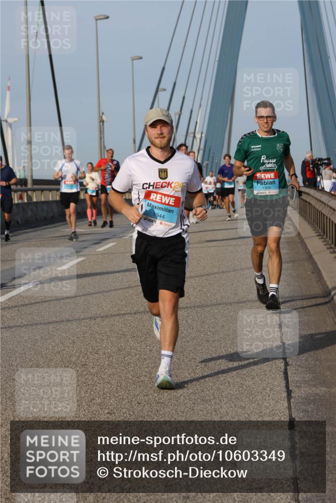 03.10.2026 - Köhlbrandbrückenlauf Strokosch-Dieckow http://msf.ph/oto/10603349 03.10.2026 09:39:40 Position 2 24, 1944, 1359 meine-sportfotos.de