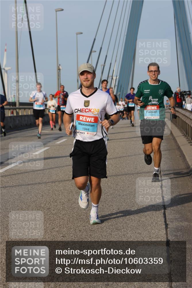 03.10.2026 - Köhlbrandbrückenlauf Strokosch-Dieckow http://msf.ph/oto/10603359 03.10.2026 09:39:40 Position 2 24, 1944, 1359 meine-sportfotos.de