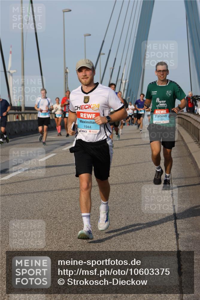 03.10.2026 - Köhlbrandbrückenlauf Strokosch-Dieckow http://msf.ph/oto/10603375 03.10.2026 09:39:40 Position 2 24, 1944, 1359 meine-sportfotos.de