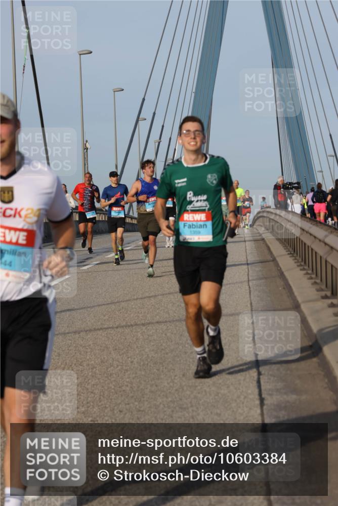 03.10.2026 - Köhlbrandbrückenlauf Strokosch-Dieckow http://msf.ph/oto/10603384 03.10.2026 09:39:41 Position 2 2, 44, 1350 meine-sportfotos.de