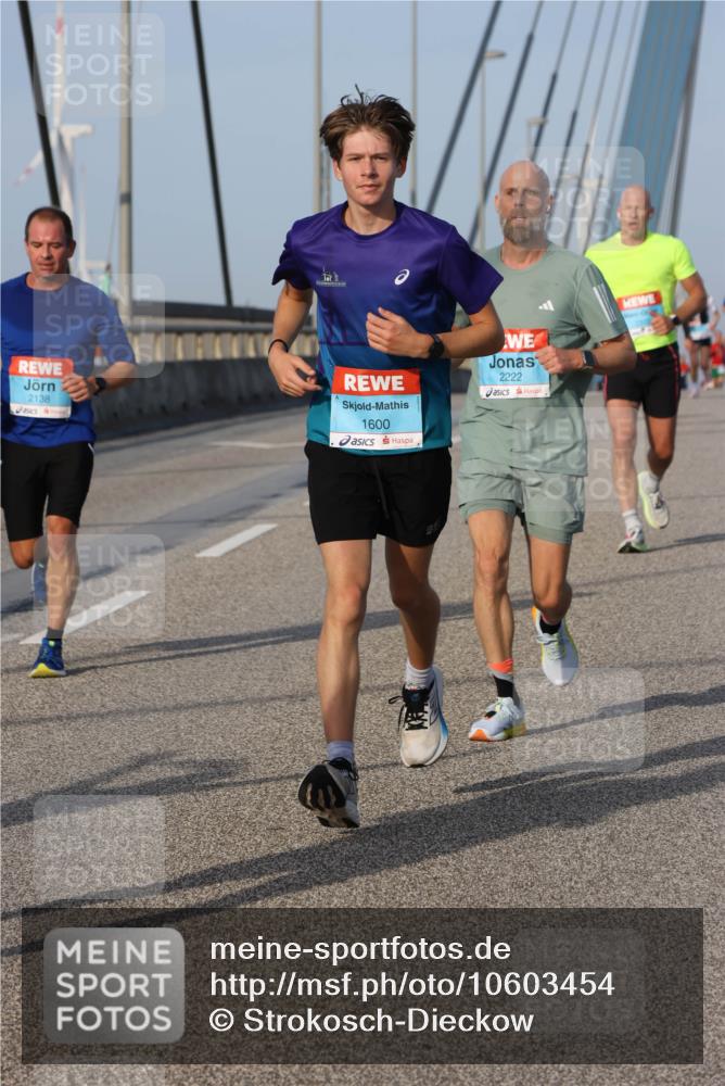 03.10.2026 - Köhlbrandbrückenlauf Strokosch-Dieckow http://msf.ph/oto/10603454 03.10.2026 09:39:51 Position 2 2138, 1600, 2222 meine-sportfotos.de