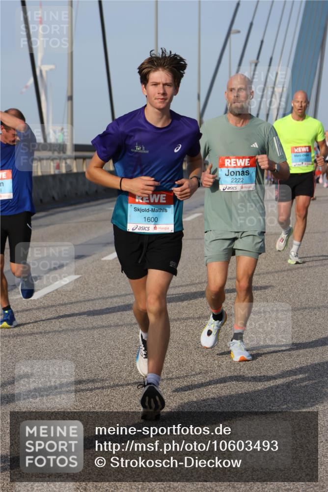 03.10.2026 - Köhlbrandbrückenlauf Strokosch-Dieckow http://msf.ph/oto/10603493 03.10.2026 09:39:51 Position 2 1600, 2222, 2312 meine-sportfotos.de