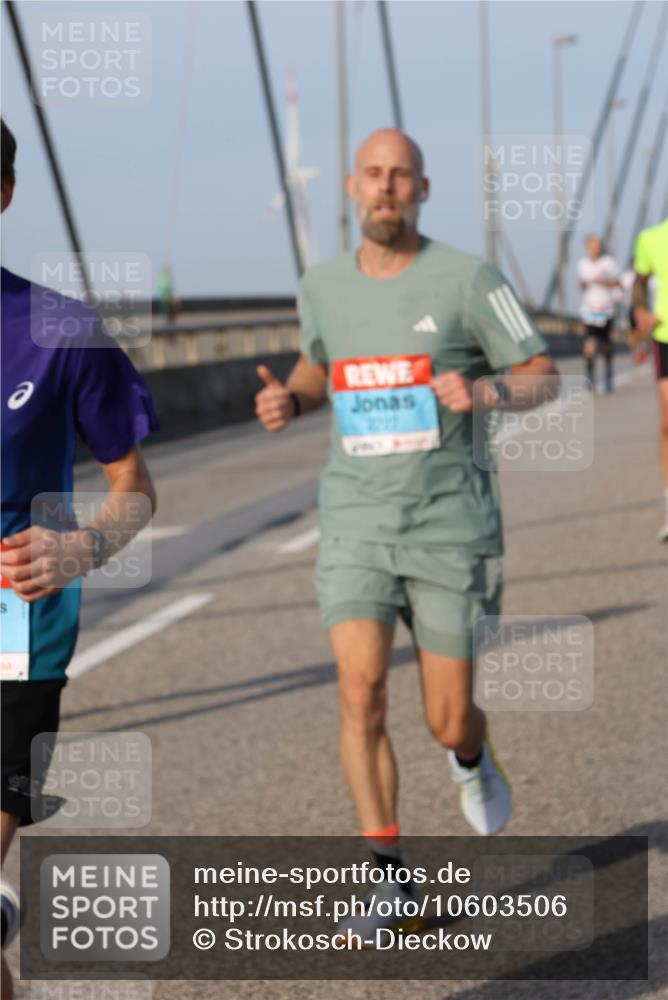 03.10.2026 - Köhlbrandbrückenlauf Strokosch-Dieckow http://msf.ph/oto/10603506 03.10.2026 09:39:53 Position 2  meine-sportfotos.de