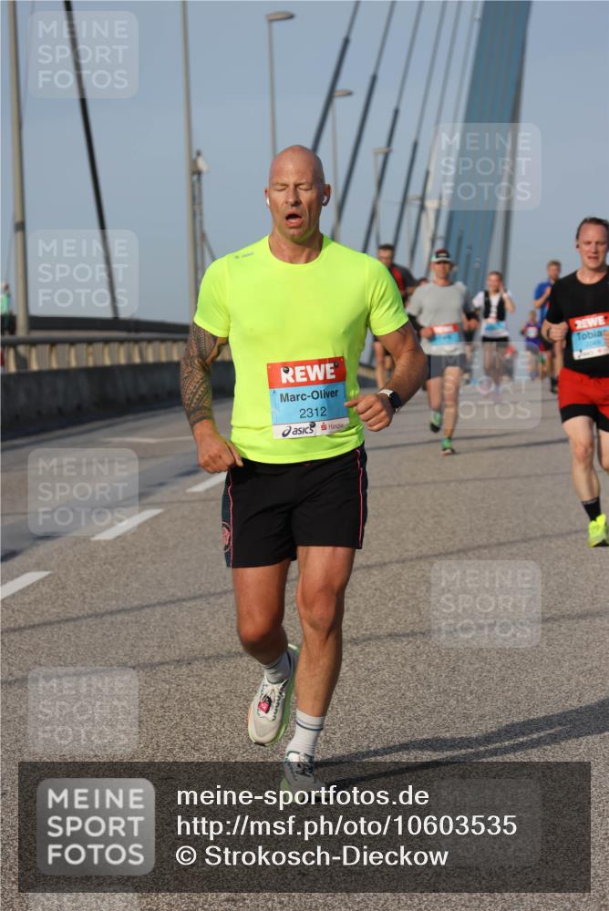 03.10.2026 - Köhlbrandbrückenlauf Strokosch-Dieckow http://msf.ph/oto/10603535 03.10.2026 09:39:55 Position 2 2312, 2049 meine-sportfotos.de