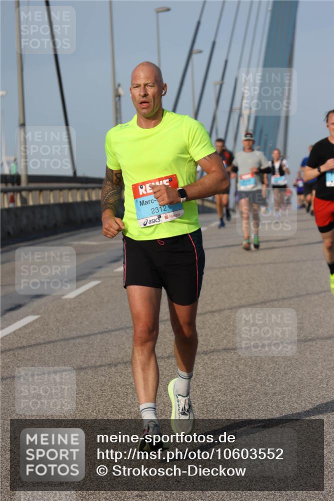 03.10.2026 - Köhlbrandbrückenlauf Strokosch-Dieckow http://msf.ph/oto/10603552 03.10.2026 09:39:55 Position 2 2312 meine-sportfotos.de