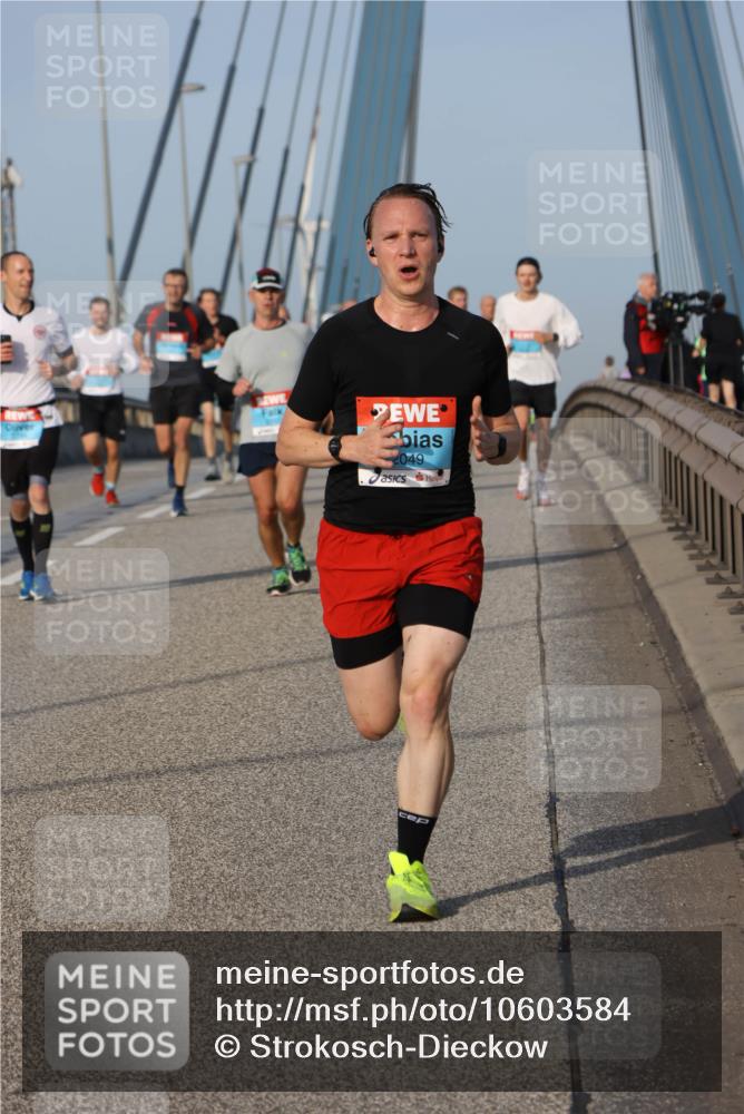 03.10.2026 - Köhlbrandbrückenlauf Strokosch-Dieckow http://msf.ph/oto/10603584 03.10.2026 09:39:57 Position 2 2049 meine-sportfotos.de