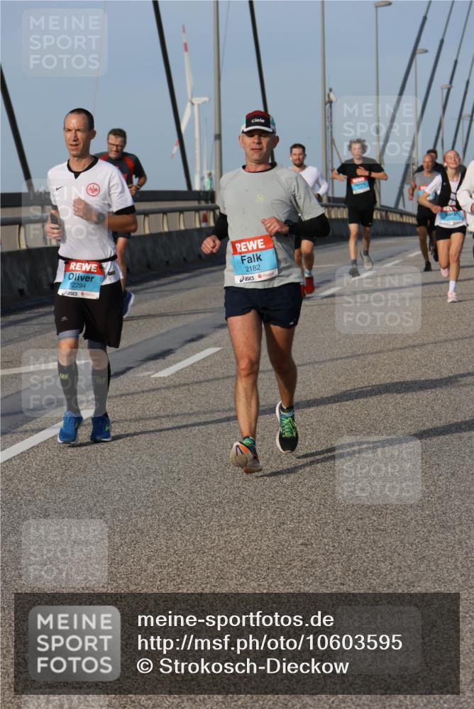 03.10.2026 - Köhlbrandbrückenlauf Strokosch-Dieckow http://msf.ph/oto/10603595 03.10.2026 09:40:02 Position 2 2294, 2182 meine-sportfotos.de