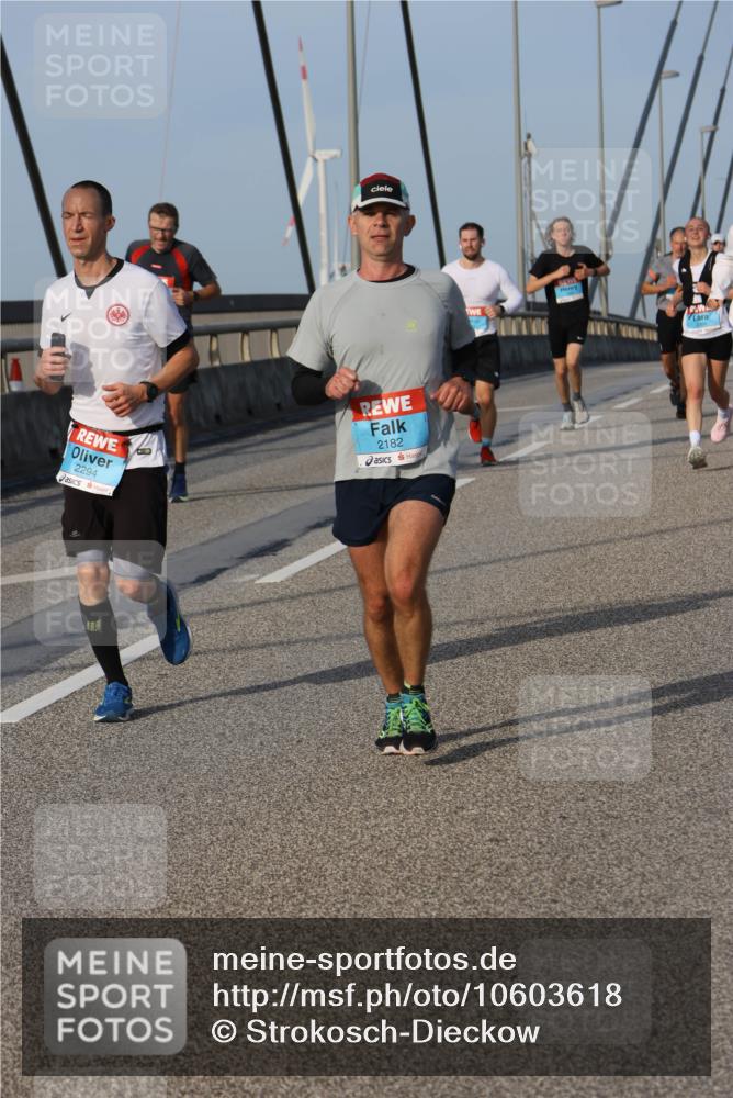 03.10.2026 - Köhlbrandbrückenlauf Strokosch-Dieckow http://msf.ph/oto/10603618 03.10.2026 09:40:02 Position 2 2294, 2182 meine-sportfotos.de