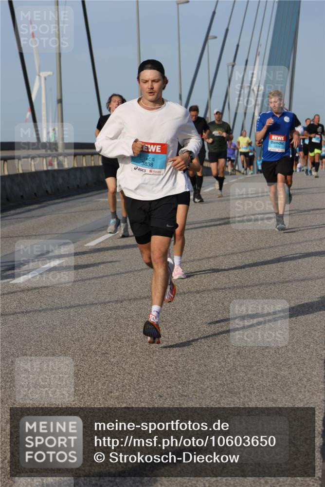 03.10.2026 - Köhlbrandbrückenlauf Strokosch-Dieckow http://msf.ph/oto/10603650 03.10.2026 09:40:05 Position 2 3838 meine-sportfotos.de