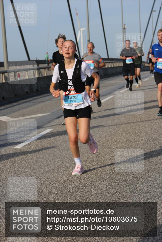 03.10.2026 - Köhlbrandbrückenlauf Strokosch-Dieckow http://msf.ph/oto/10603675 03.10.2026 09:40:07 Position 2 2300 meine-sportfotos.de