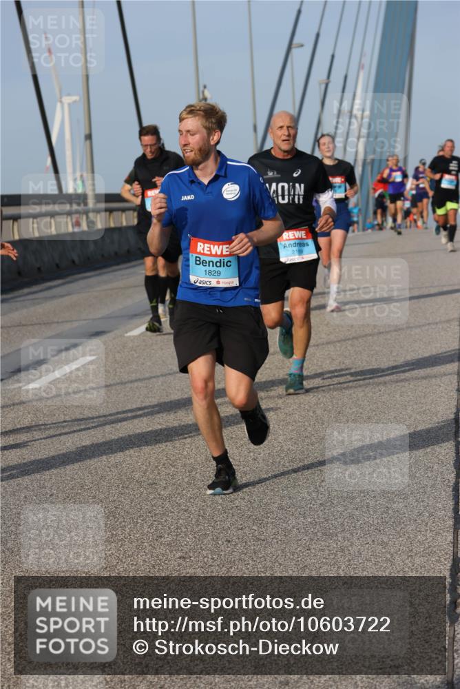 03.10.2026 - Köhlbrandbrückenlauf Strokosch-Dieckow http://msf.ph/oto/10603722 03.10.2026 09:40:09 Position 2 1829, 2189 meine-sportfotos.de