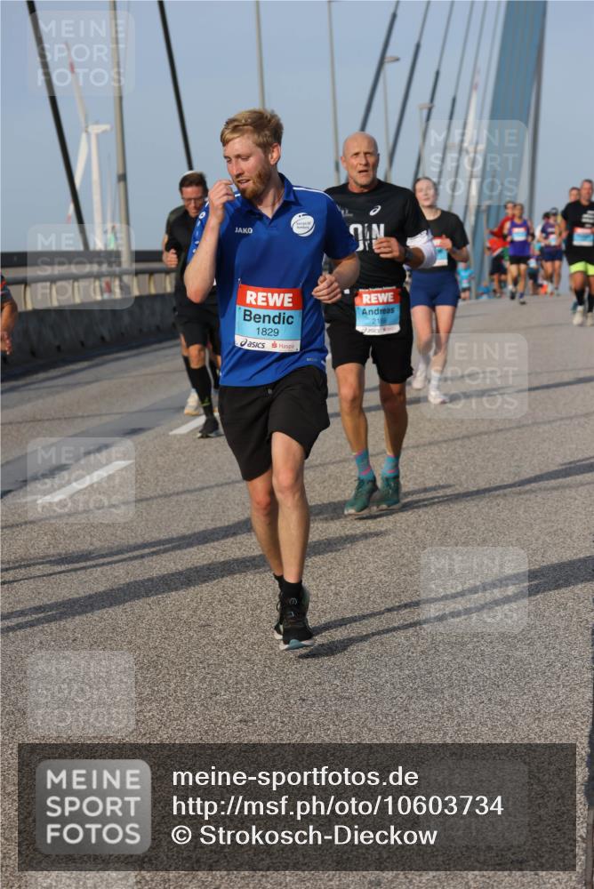 03.10.2026 - Köhlbrandbrückenlauf Strokosch-Dieckow http://msf.ph/oto/10603734 03.10.2026 09:40:09 Position 2 1829 meine-sportfotos.de