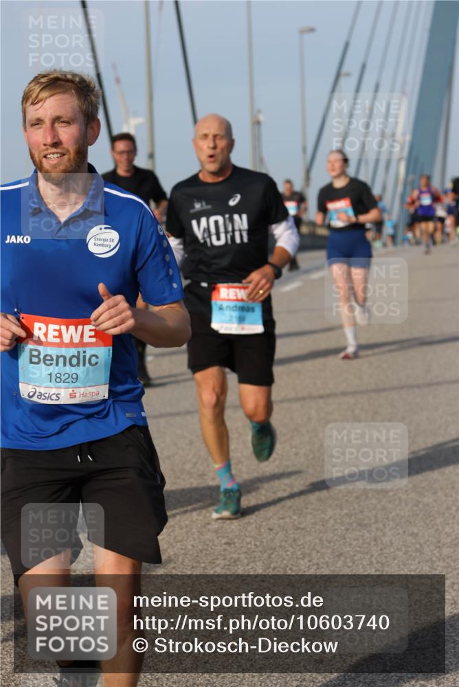 03.10.2026 - Köhlbrandbrückenlauf Strokosch-Dieckow http://msf.ph/oto/10603740 03.10.2026 09:40:11 Position 2 1829 meine-sportfotos.de