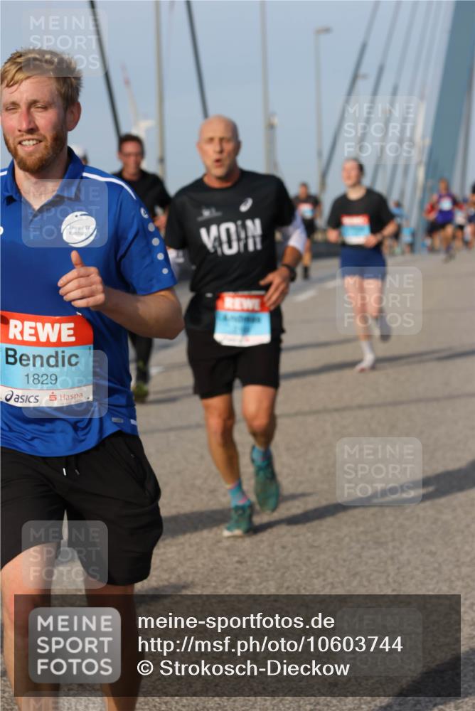 03.10.2026 - Köhlbrandbrückenlauf Strokosch-Dieckow http://msf.ph/oto/10603744 03.10.2026 09:40:11 Position 2 1829 meine-sportfotos.de