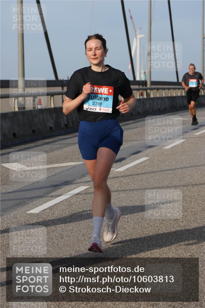 03.10.2026 - Köhlbrandbrückenlauf Strokosch-Dieckow http://msf.ph/oto/10603813 03.10.2026 09:40:14 Position 2 2388 meine-sportfotos.de