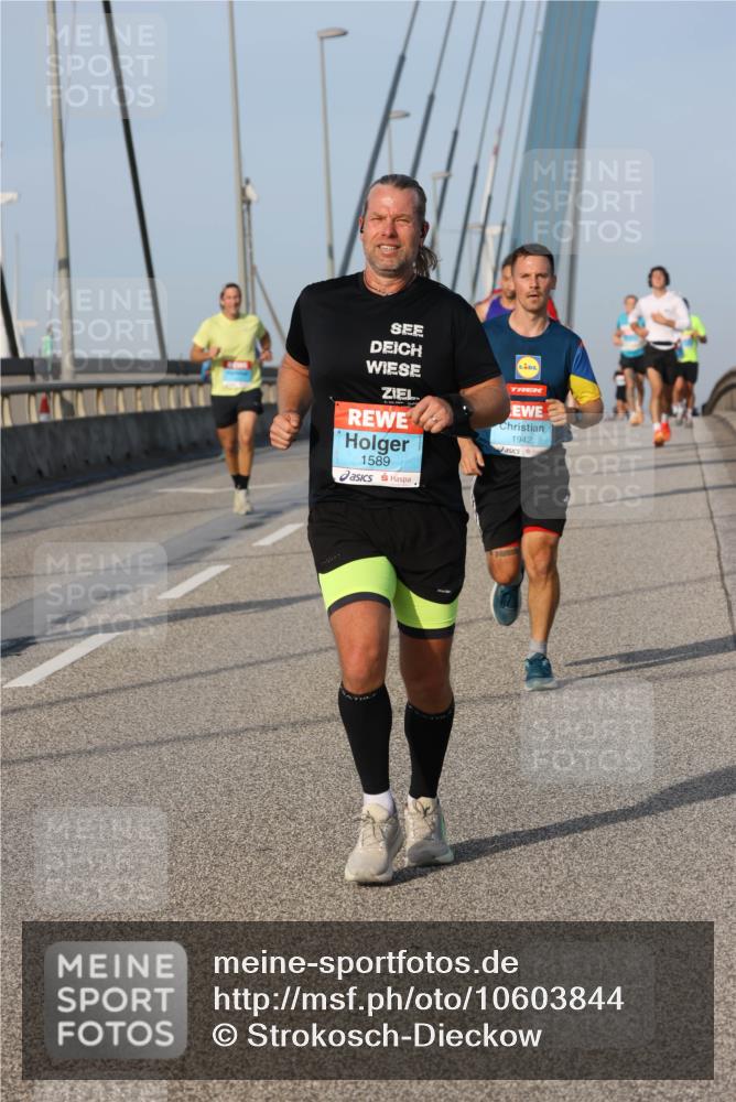 03.10.2026 - Köhlbrandbrückenlauf Strokosch-Dieckow http://msf.ph/oto/10603844 03.10.2026 09:40:19 Position 2 1589, 1942 meine-sportfotos.de