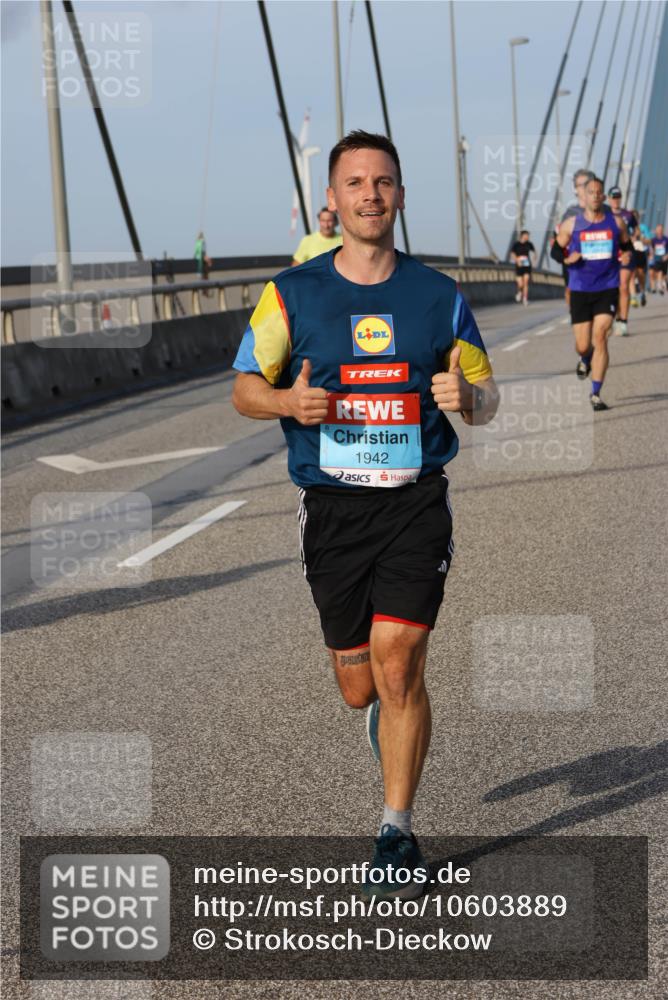 03.10.2026 - Köhlbrandbrückenlauf Strokosch-Dieckow http://msf.ph/oto/10603889 03.10.2026 09:40:22 Position 2 1942 meine-sportfotos.de