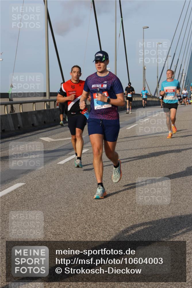 03.10.2026 - Köhlbrandbrückenlauf Strokosch-Dieckow http://msf.ph/oto/10604003 03.10.2026 09:40:32 Position 2  meine-sportfotos.de
