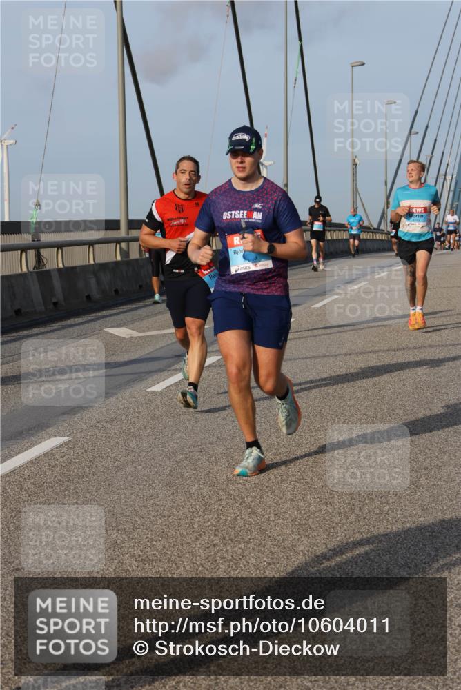 03.10.2026 - Köhlbrandbrückenlauf Strokosch-Dieckow http://msf.ph/oto/10604011 03.10.2026 09:40:32 Position 2  meine-sportfotos.de