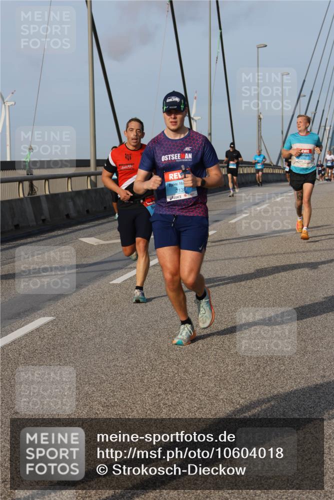 03.10.2026 - Köhlbrandbrückenlauf Strokosch-Dieckow http://msf.ph/oto/10604018 03.10.2026 09:40:32 Position 2 2139 meine-sportfotos.de