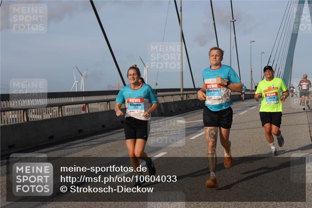 03.10.2026 - Köhlbrandbrückenlauf Strokosch-Dieckow http://msf.ph/oto/10604033 03.10.2026 09:40:35 Position 2 1795, 1797, 1878 meine-sportfotos.de