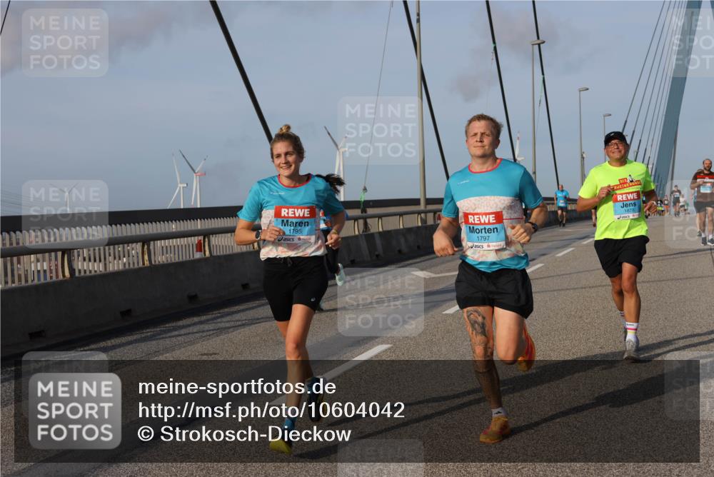 03.10.2026 - Köhlbrandbrückenlauf Strokosch-Dieckow http://msf.ph/oto/10604042 03.10.2026 09:40:36 Position 2 1795, 1797, 1878 meine-sportfotos.de