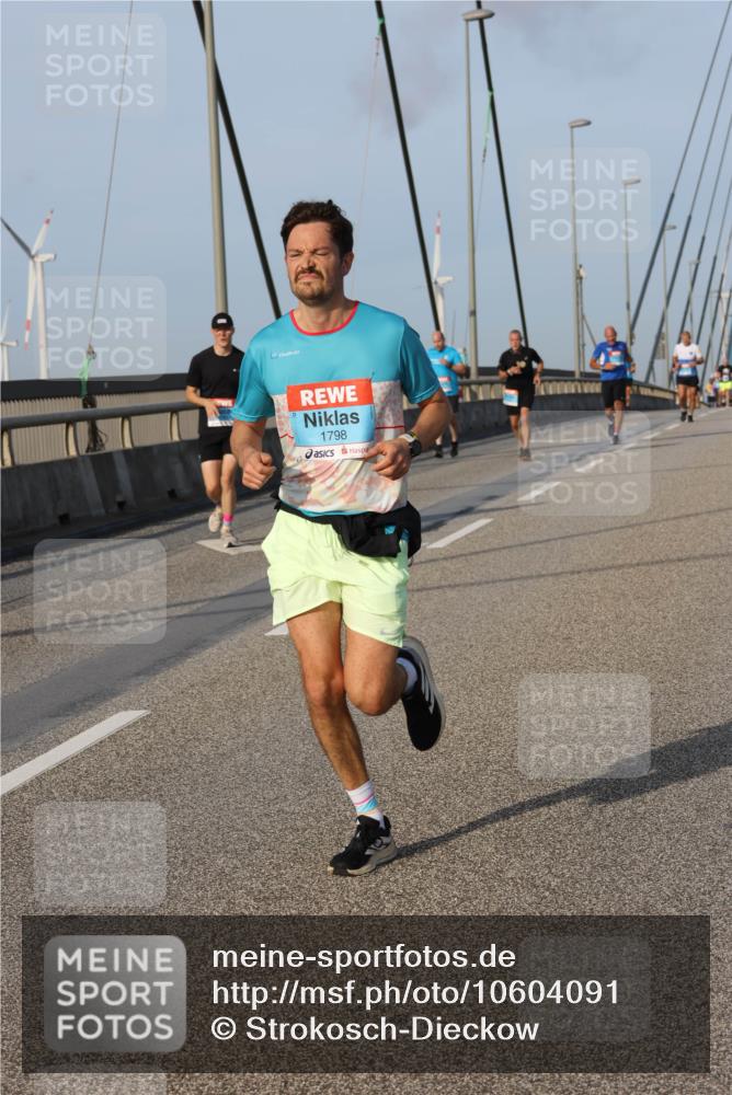 03.10.2026 - Köhlbrandbrückenlauf Strokosch-Dieckow http://msf.ph/oto/10604091 03.10.2026 09:40:39 Position 2 1798 meine-sportfotos.de