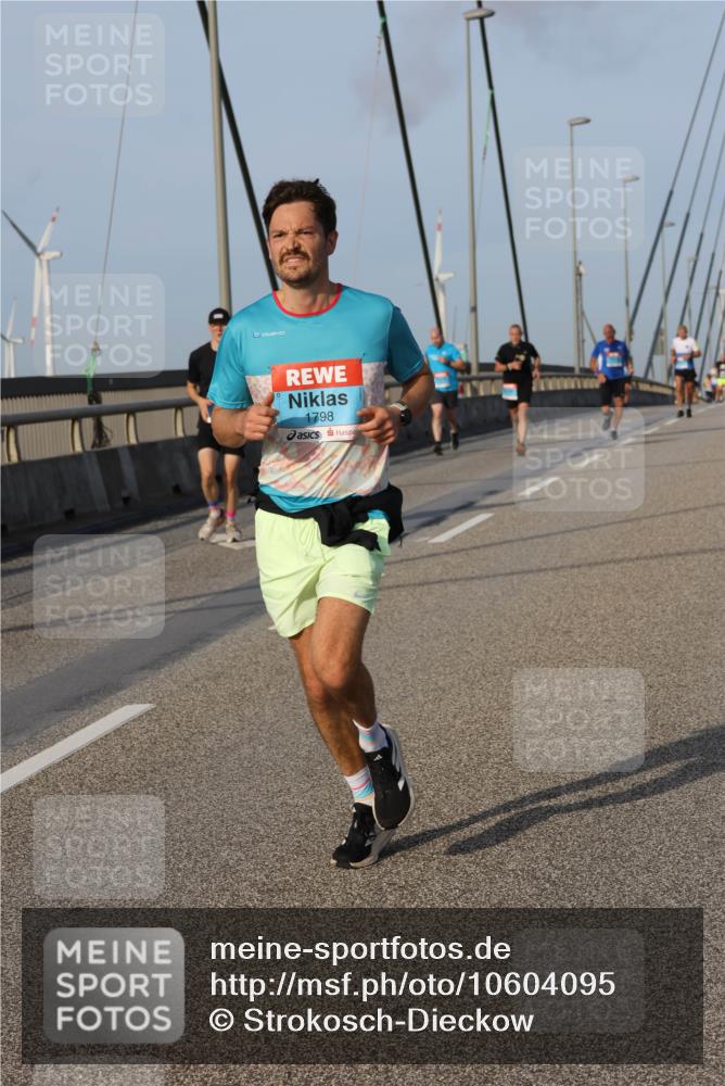 03.10.2026 - Köhlbrandbrückenlauf Strokosch-Dieckow http://msf.ph/oto/10604095 03.10.2026 09:40:40 Position 2 1798 meine-sportfotos.de