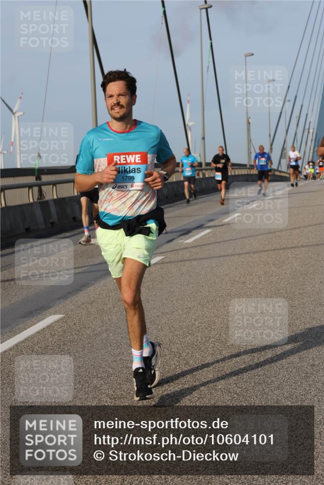 03.10.2026 - Köhlbrandbrückenlauf Strokosch-Dieckow http://msf.ph/oto/10604101 03.10.2026 09:40:40 Position 2 1798 meine-sportfotos.de