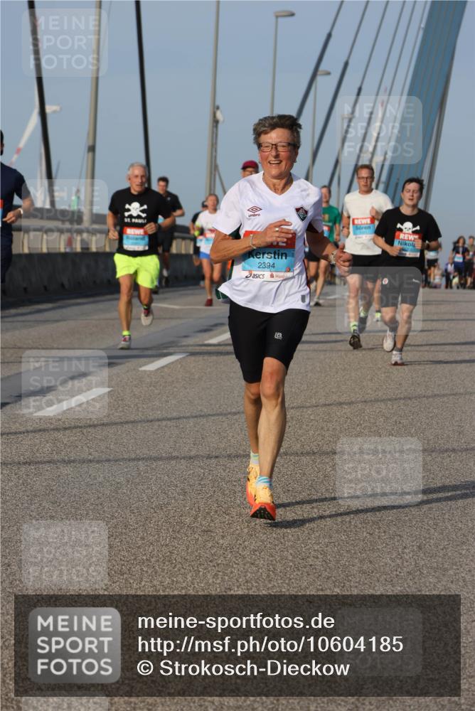 03.10.2026 - Köhlbrandbrückenlauf Strokosch-Dieckow http://msf.ph/oto/10604185 03.10.2026 09:40:58 Position 2 2394 meine-sportfotos.de