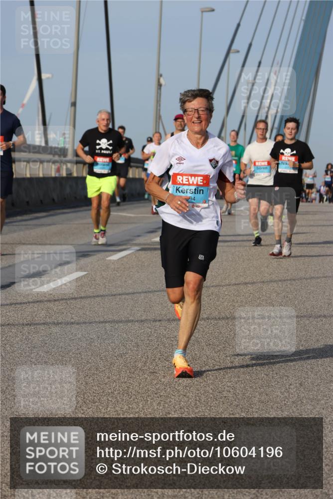 03.10.2026 - Köhlbrandbrückenlauf Strokosch-Dieckow http://msf.ph/oto/10604196 03.10.2026 09:40:58 Position 2 94 meine-sportfotos.de
