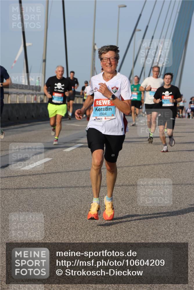 03.10.2026 - Köhlbrandbrückenlauf Strokosch-Dieckow http://msf.ph/oto/10604209 03.10.2026 09:40:59 Position 2 2394 meine-sportfotos.de