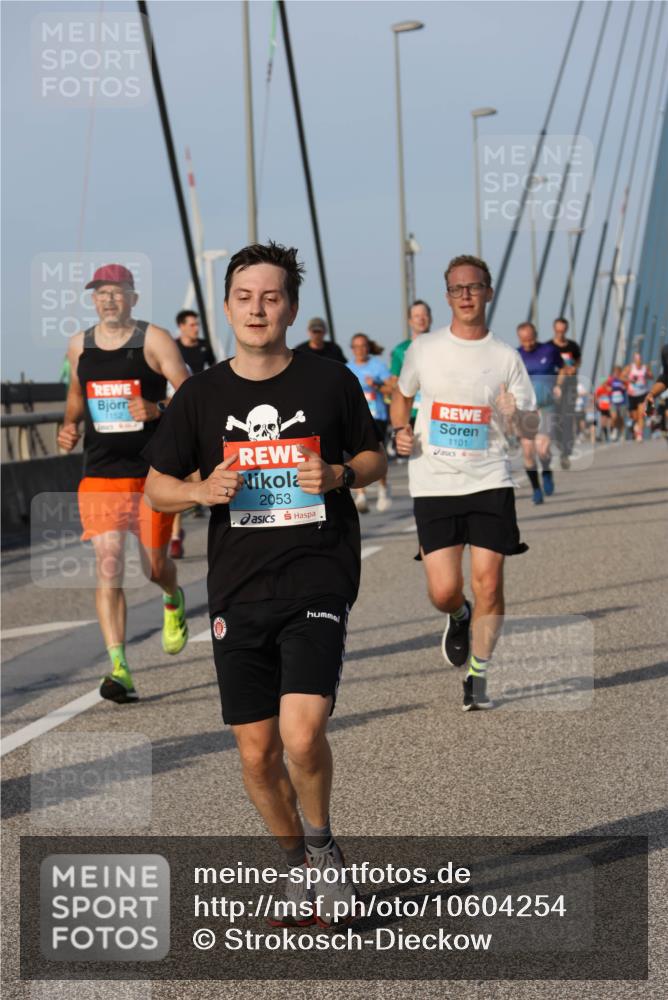 03.10.2026 - Köhlbrandbrückenlauf Strokosch-Dieckow http://msf.ph/oto/10604254 03.10.2026 09:41:03 Position 2 2053, 1101 meine-sportfotos.de