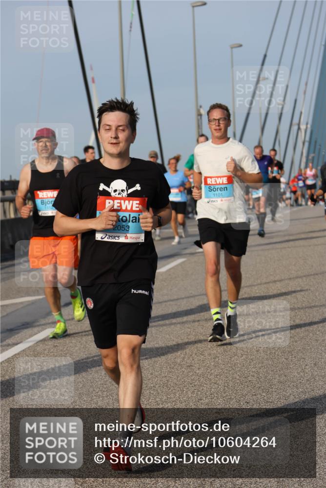03.10.2026 - Köhlbrandbrückenlauf Strokosch-Dieckow http://msf.ph/oto/10604264 03.10.2026 09:41:03 Position 2 2403, 2053, 1, 1101 meine-sportfotos.de