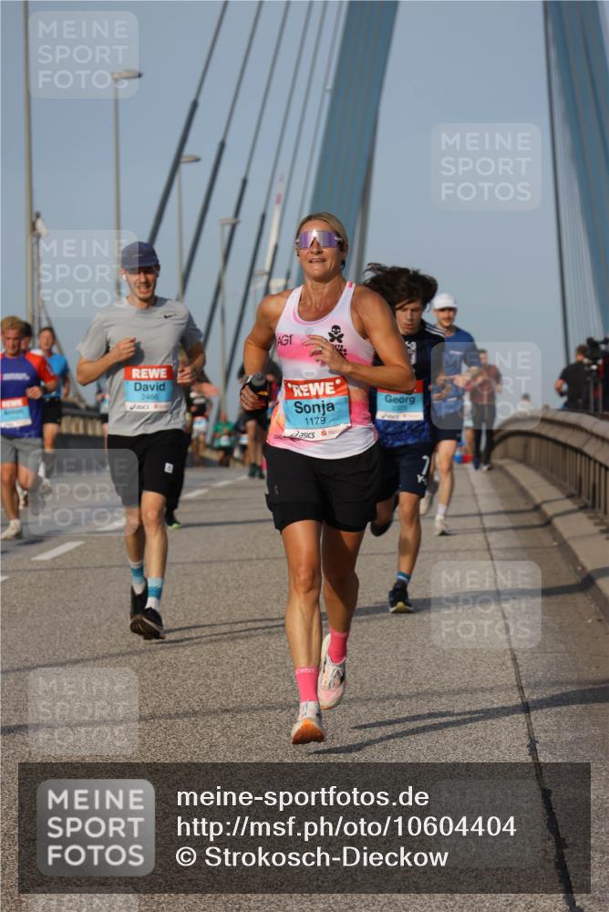 03.10.2026 - Köhlbrandbrückenlauf Strokosch-Dieckow http://msf.ph/oto/10604404 03.10.2026 09:41:21 Position 2 2486, 1, 1179 meine-sportfotos.de